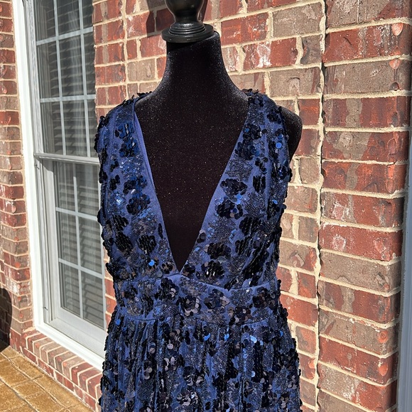 💙Lulus Got That Glam 💙 - Picture 4 of 14